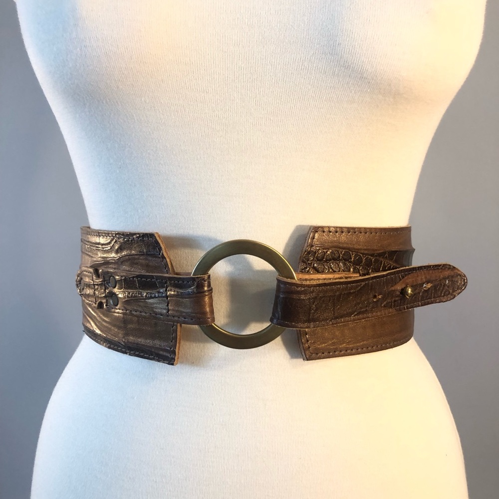 Brave leather belt in size 24. High waisted belt.